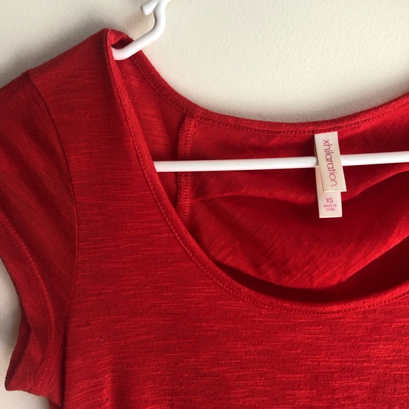 Xhiliration red t-shirt - Picture 2 of 3